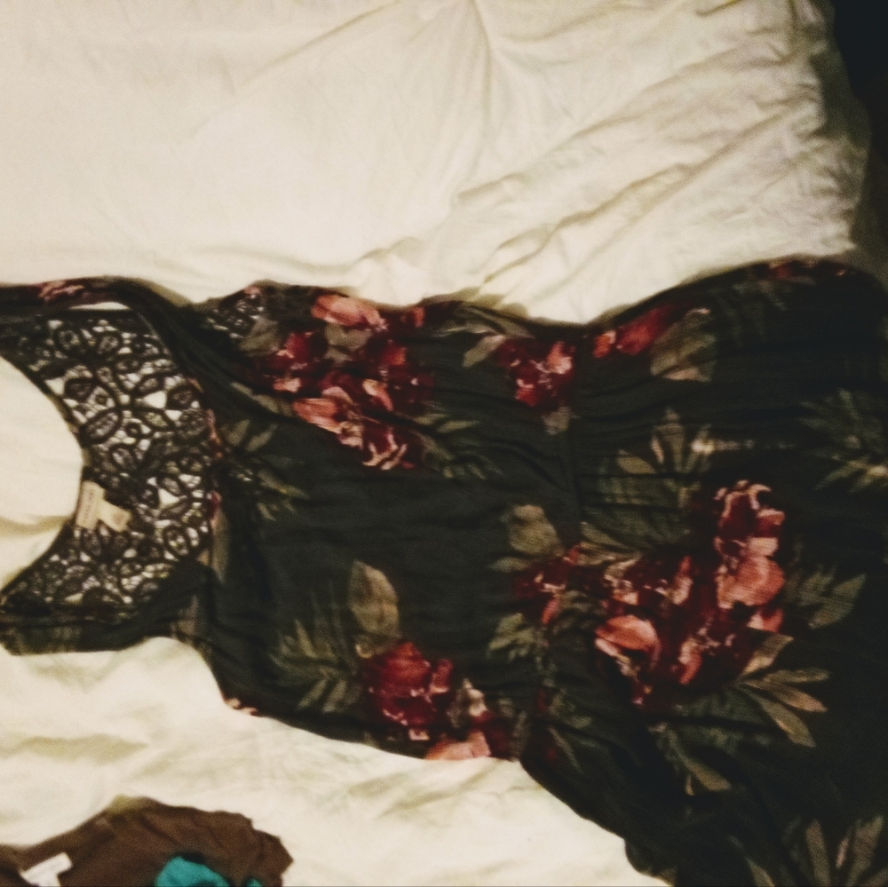 Romper - Picture 3 of 4